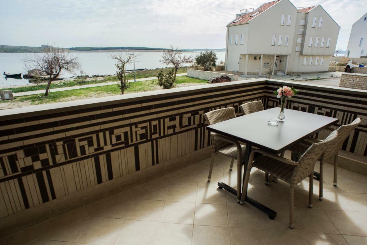 Apartments Svijet Mora 2 Povljana Luaran gambar