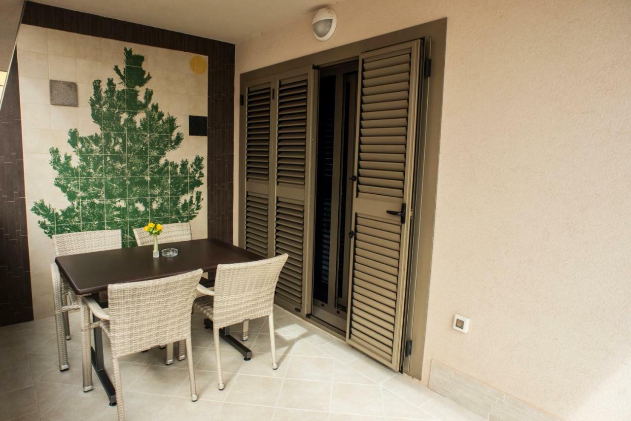 Apartments Svijet Mora 2 Povljana Luaran gambar
